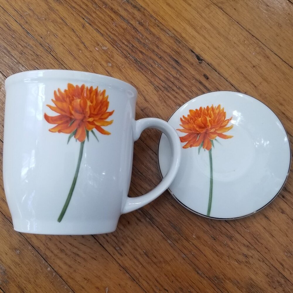 Porcelain Flower Tea Cup w/Matching Lid